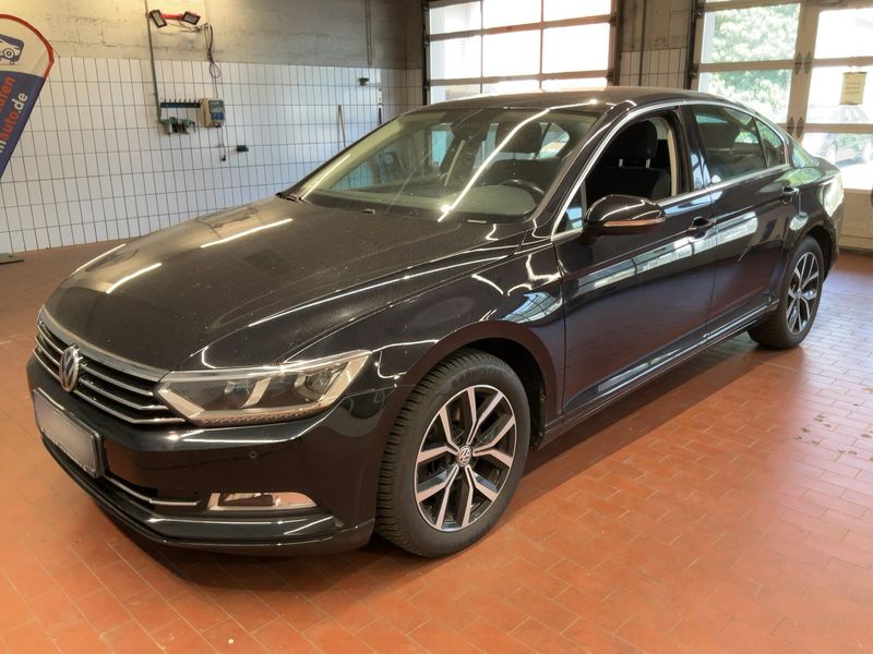 Volkswagen Passat 1.6 TDI Comfortline BlueMotion Tech 2017 – снимка 1