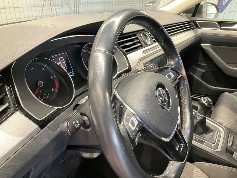 Volkswagen Passat 1.6 TDI Comfortline BlueMotion Tech 2017 – снимка 23