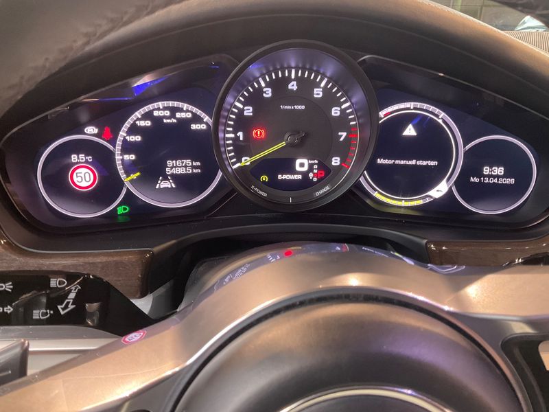 Porsche Panamera 4 E-Hybrid 2019 – снимка 18