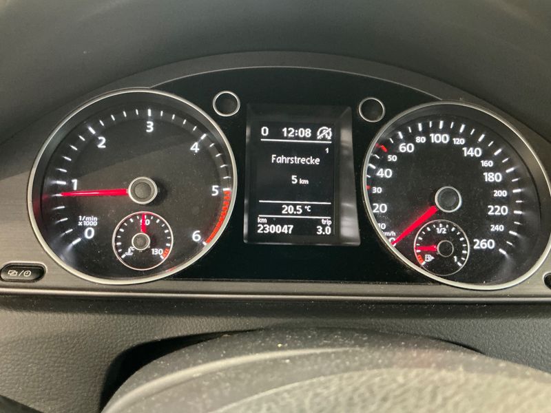 Volkswagen Passat 2.0 TDI Comfortline BlueMotion Tech 2013 – снимка 19