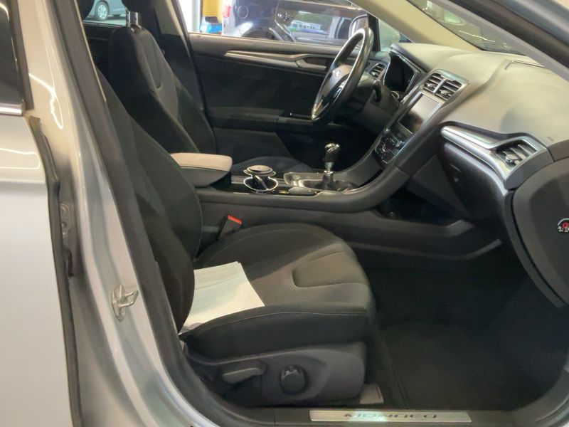 Ford Mondeo 2.0 TDCi Titanium 2015 – снимка 17