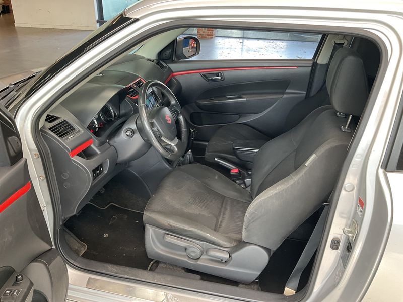 Suzuki Swift 1.2 Comfort 2012 – снимка 3