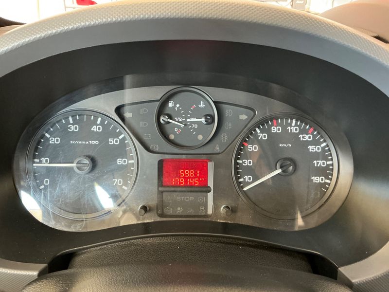 Peugeot Partner 1.6 HDi Confort 2009 – снимка 18