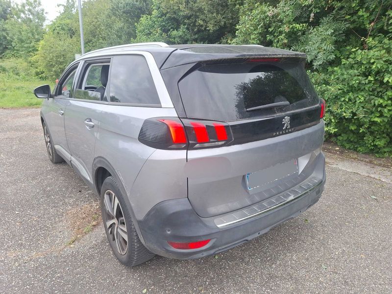 Peugeot 5008 1.2 PureTech Allure 2019 – снимка 3
