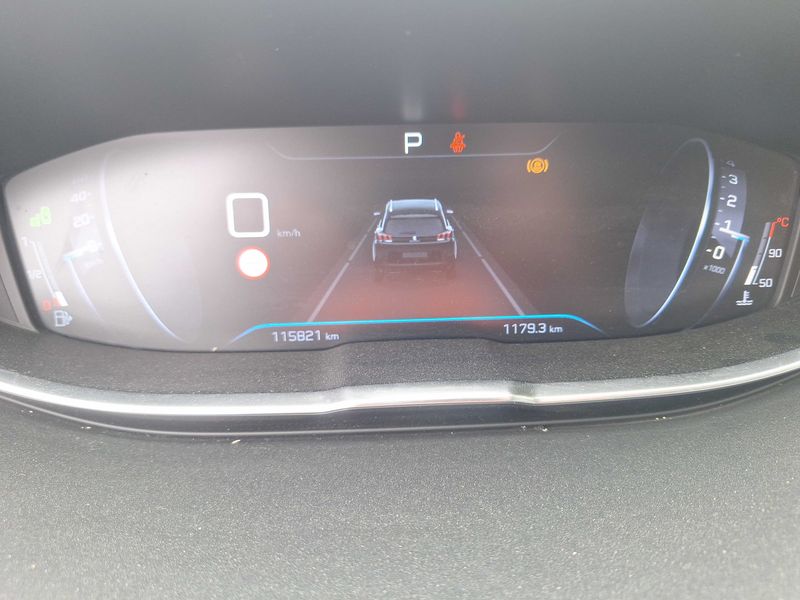 Peugeot 5008 1.2 PureTech Allure 2019 – снимка 12