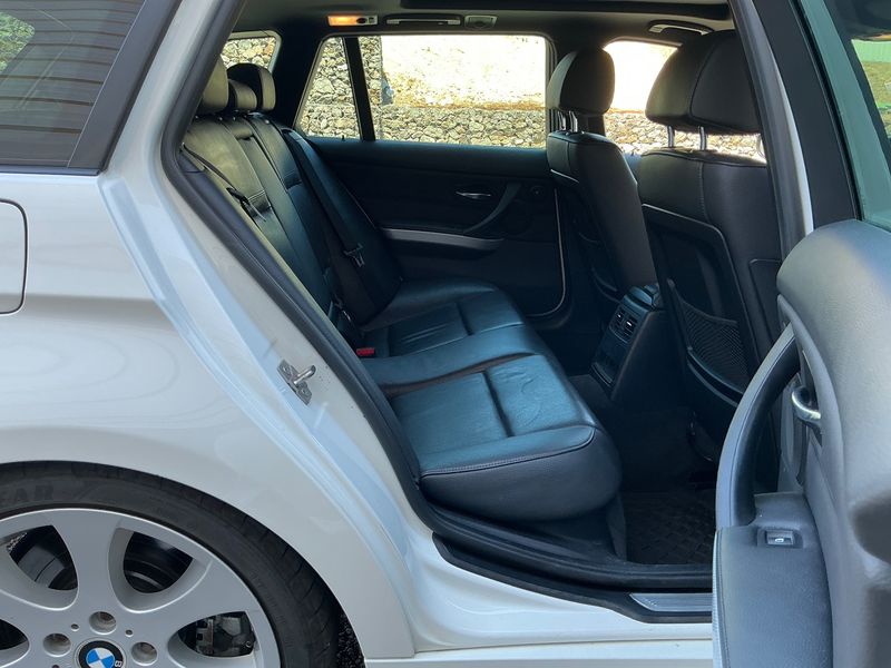 BMW 3er 330d 2011 – снимка 14
