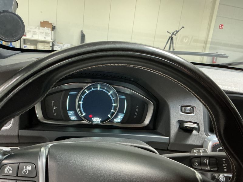 Volvo V60 2.4 D6 Plug-in Hybrid Summum AWD 2014 – снимка 29