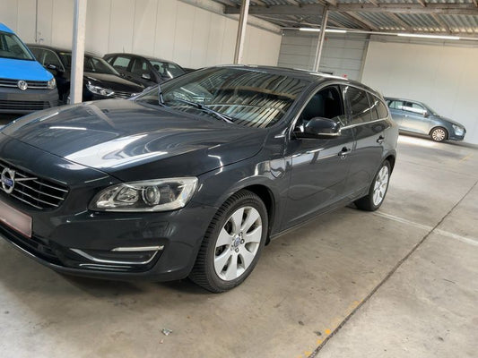 Volvo V60 2.4 D6 Plug-in Hybrid Summum AWD 2014 – снимка 2