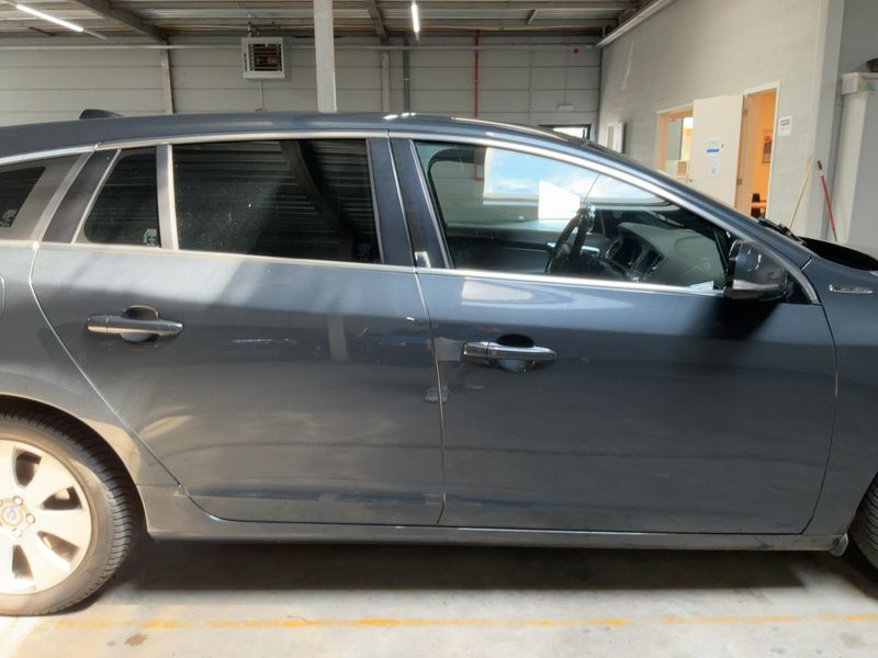 Volvo V60 2.4 D6 Plug-in Hybrid Summum AWD 2014 – снимка 10