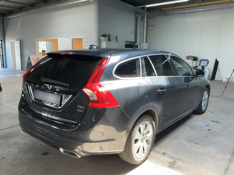 Volvo V60 2.4 D6 Plug-in Hybrid Summum AWD 2014 – снимка 8