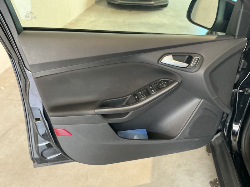 Ford Focus 1.5 TDCi Business 2017 – снимка 29