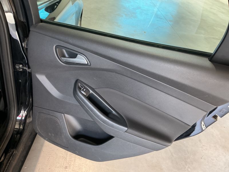 Ford Focus 1.5 TDCi Business 2017 – снимка 26