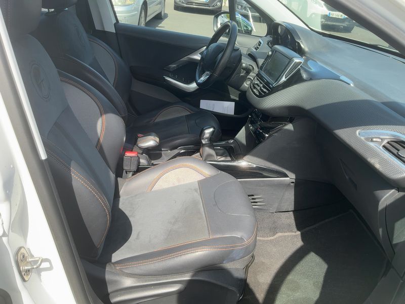 Peugeot 2008 1.2 PureTech Crossway 2015 – снимка 16