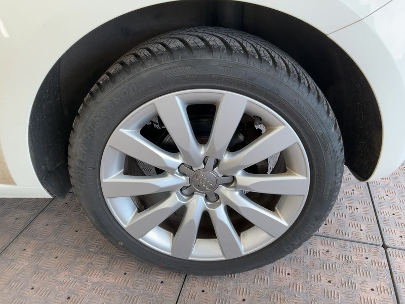 Audi A1 1.2 TFSI Attraction 2011 – снимка 5