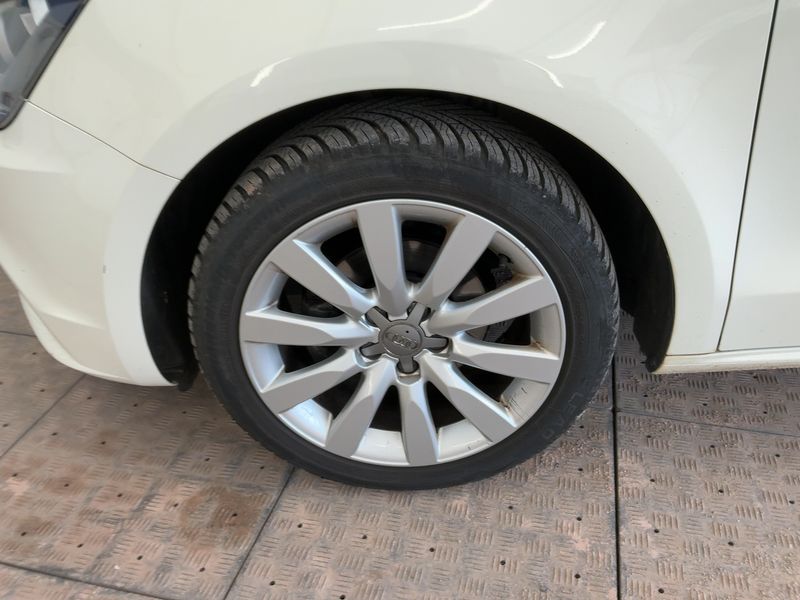 Audi A1 1.2 TFSI Attraction 2011 – снимка 3
