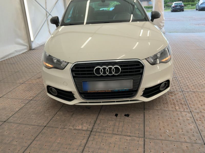 Audi A1 1.2 TFSI Attraction 2011 – снимка 14