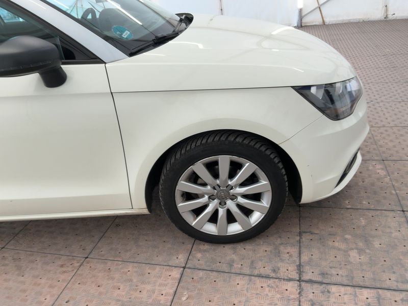 Audi A1 1.2 TFSI Attraction 2011 – снимка 12