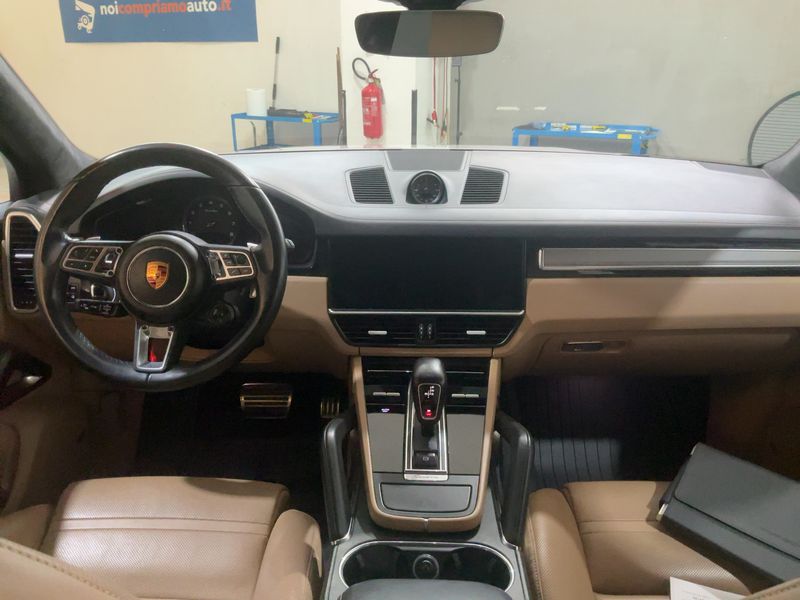 Porsche Cayenne Turbo 2018 – снимка 17