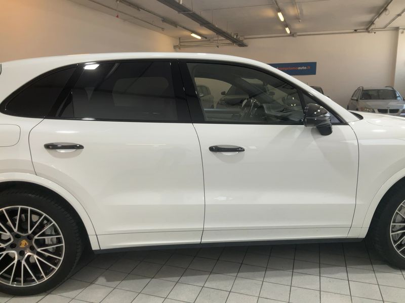 Porsche Cayenne Turbo 2018 – снимка 10