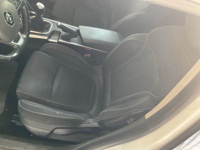 Renault Megane 1.5 dCi Energy Intens 2018 – снимка 25
