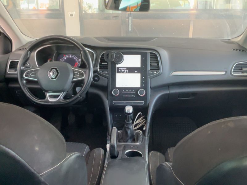 Renault Megane 1.5 dCi Energy Intens 2018 – снимка 17