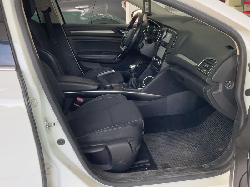 Renault Megane 1.5 dCi Energy Intens 2018 – снимка 16