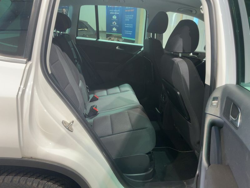 Volkswagen Tiguan 2.0 TDI Sport & Style 4Motion 2010 – снимка 19