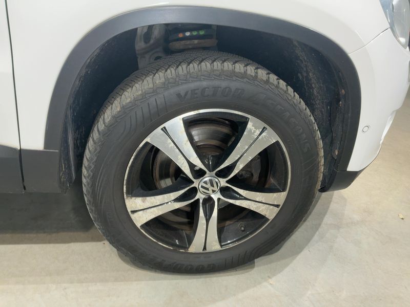 Volkswagen Tiguan 2.0 TDI Sport & Style 4Motion 2010 – снимка 11