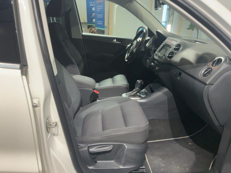 Volkswagen Tiguan 2.0 TDI Sport & Style 4Motion 2010 – снимка 16