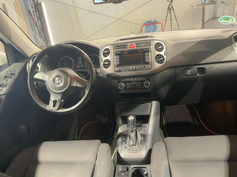 Volkswagen Tiguan 2.0 TDI Sport & Style 4Motion 2010 – снимка 17