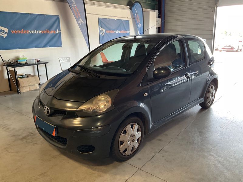 Toyota Aygo 1.0 Confort 2010 – снимка 1
