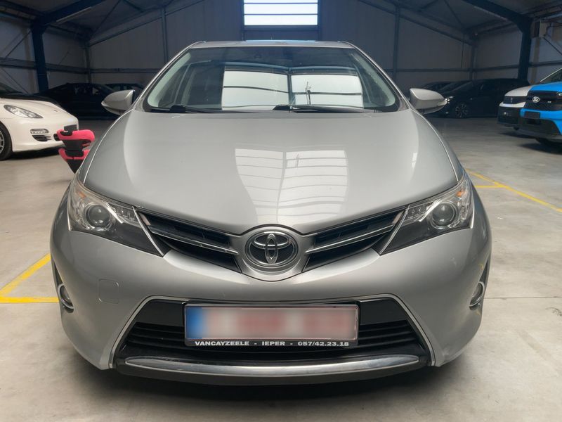 Toyota Auris 1.4 Turbodiesel Edition 2015 – снимка 14