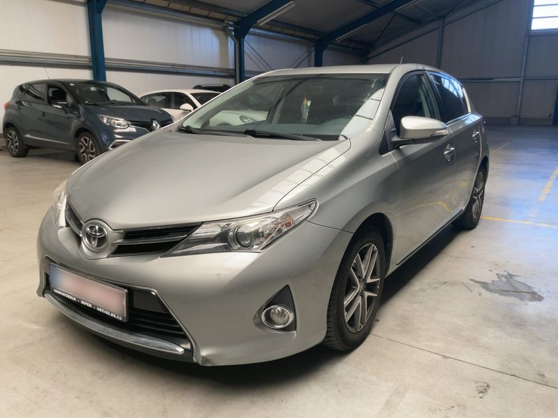 Toyota Auris 1.4 Turbodiesel Edition 2015 – снимка 1