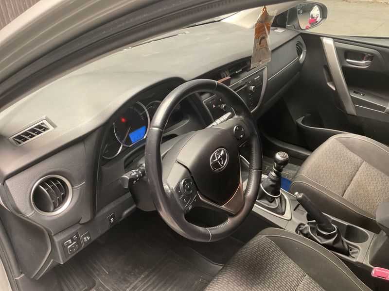 Toyota Auris 1.4 Turbodiesel Edition 2015 – снимка 31