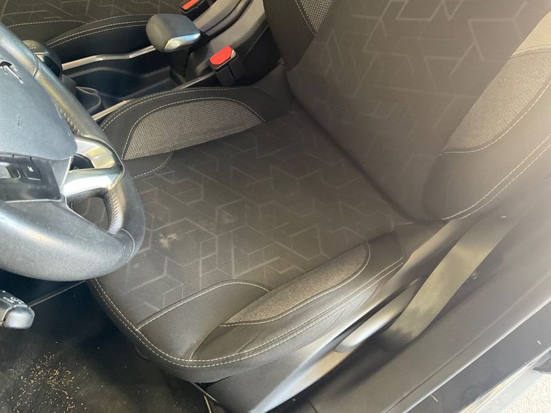 Peugeot 2008 1.6 Blue-HDi Active Business 2017 – снимка 27