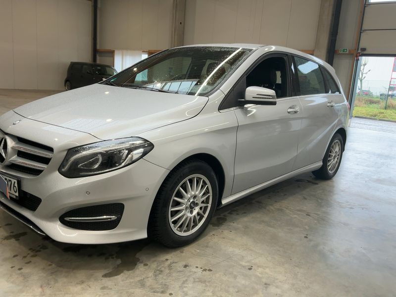Mercedes-Benz B-Klasse B 180 CDI Urban 2016 – снимка 2
