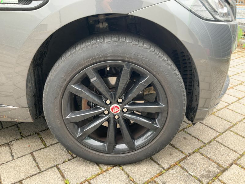 Jaguar F-Pace 25d R-Sport AWD 2018 – снимка 11