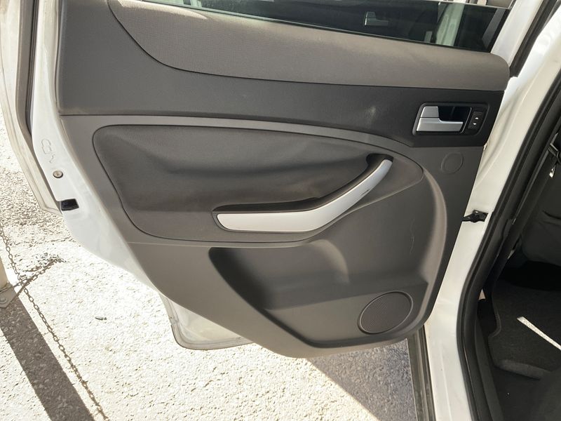 Ford Kuga 2.0 TDCi Trend 2009 – снимка 28