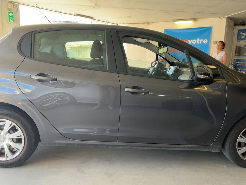 Peugeot 208 1.5 Blue-HDi Active 2018 – снимка 10