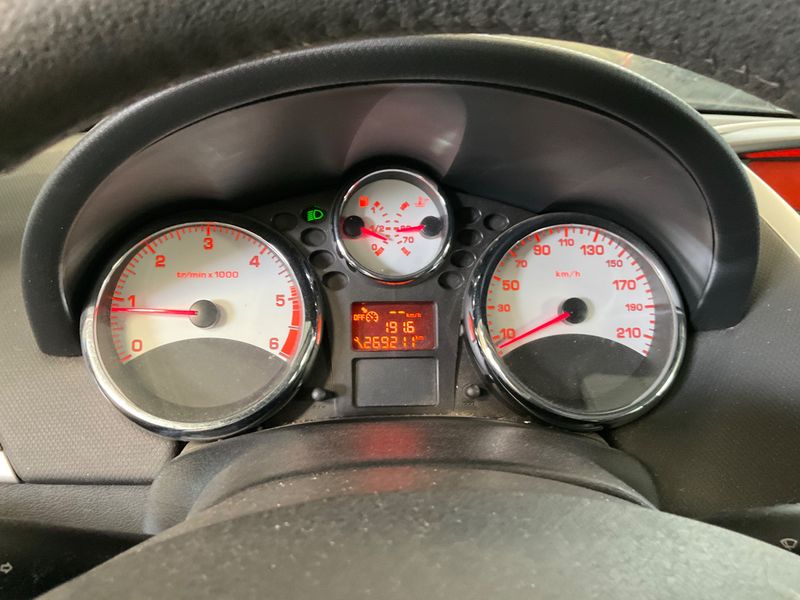 Peugeot 207 1.6 HDi Premium 2010 – снимка 4