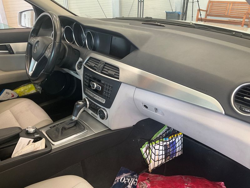 Mercedes-Benz C-Klasse C 200 CDI BlueEfficiency Avantgarde 2011 – снимка 32