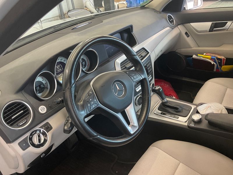Mercedes-Benz C-Klasse C 200 CDI BlueEfficiency Avantgarde 2011 – снимка 44