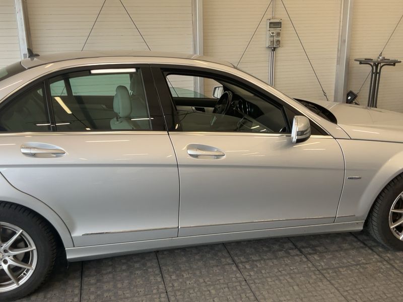Mercedes-Benz C-Klasse C 200 CDI BlueEfficiency Avantgarde 2011 – снимка 10