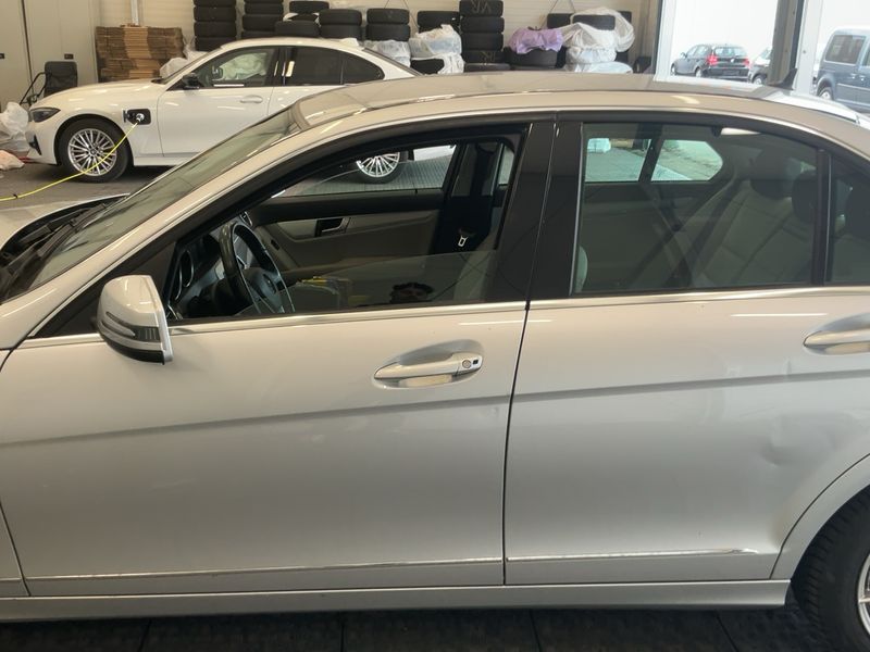 Mercedes-Benz C-Klasse C 200 CDI BlueEfficiency Avantgarde 2011 – снимка 4