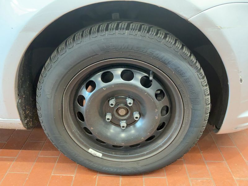 Volkswagen Touran 2.0 TDI Comfortline 2013 – снимка 11