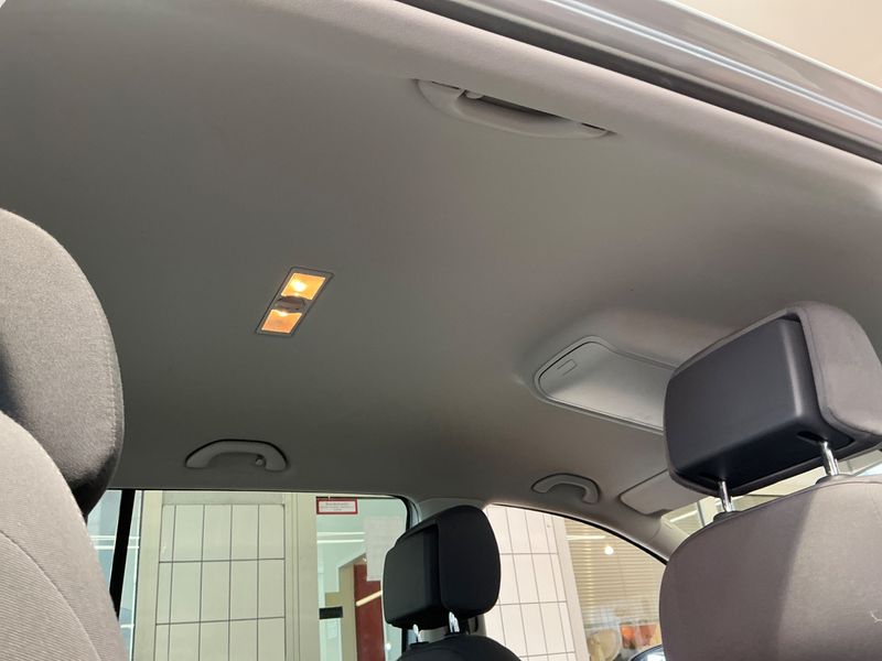 Volkswagen Touran 2.0 TDI Comfortline 2013 – снимка 34