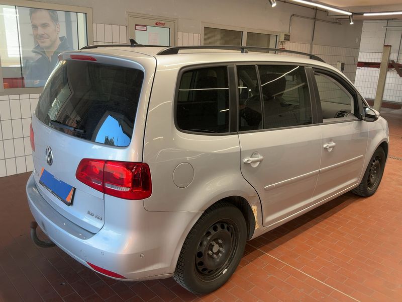 Volkswagen Touran 2.0 TDI Comfortline 2013 – снимка 8