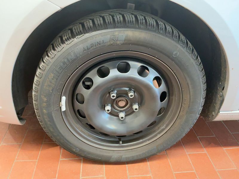 Volkswagen Touran 2.0 TDI Comfortline 2013 – снимка 3