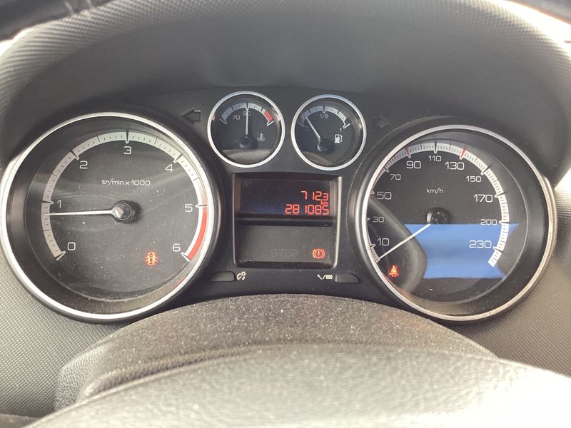 Peugeot 308 1.6 HDi Confort 2010 – снимка 4