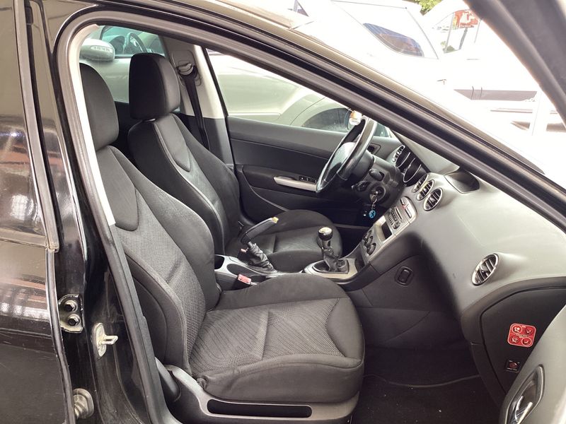 Peugeot 308 1.6 HDi Confort 2010 – снимка 3